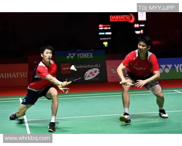 重庆羽毛球队与南京羽毛球队赛后复盘团队协作的精彩瞬间与经验分享