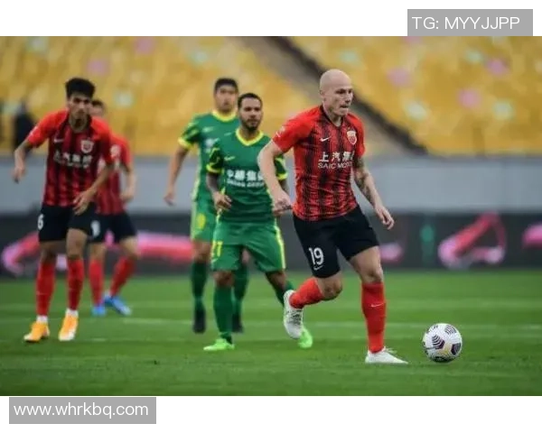 重庆足球队强势领跑联赛积分榜以52分稳居第一位置展现出色竞技状态 重庆足球队强势领跑联赛积分榜以52分稳居第一位置展现出色竞技状态