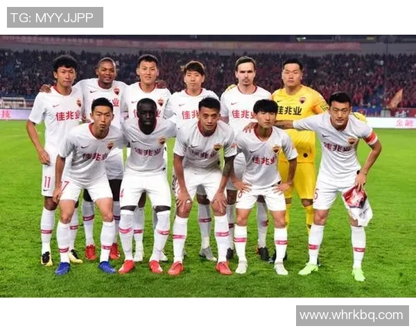 重庆足球队近期表现深度解析与状态对比分析