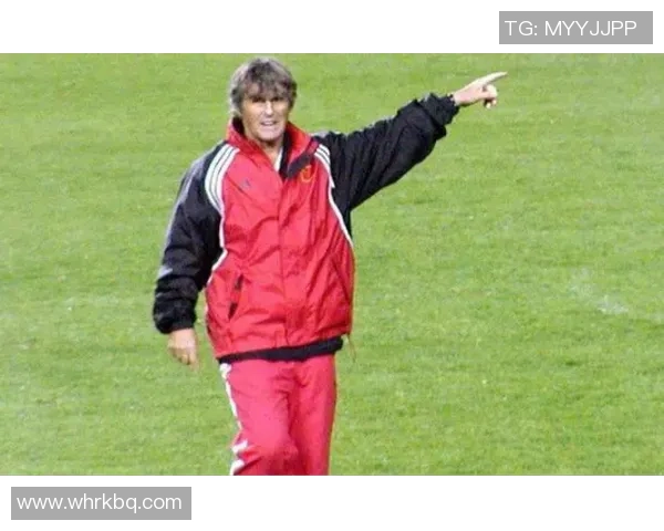 毛子模仿足球明星的精彩瞬间与幽默表演引发球迷热议